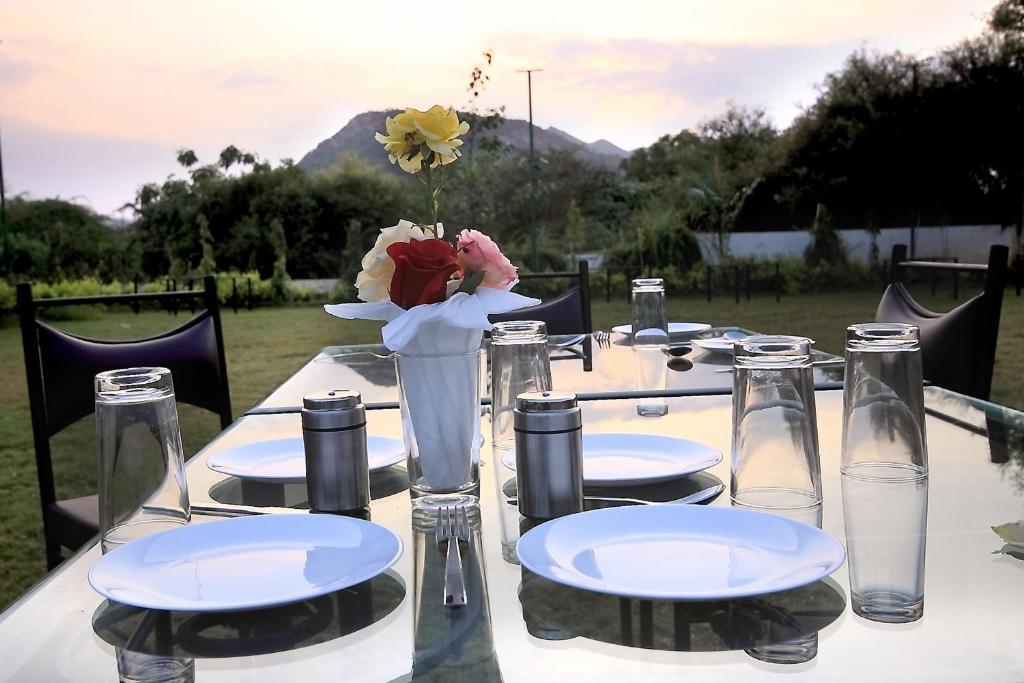 Hotel Devi Palace Udaipur Luaran gambar
